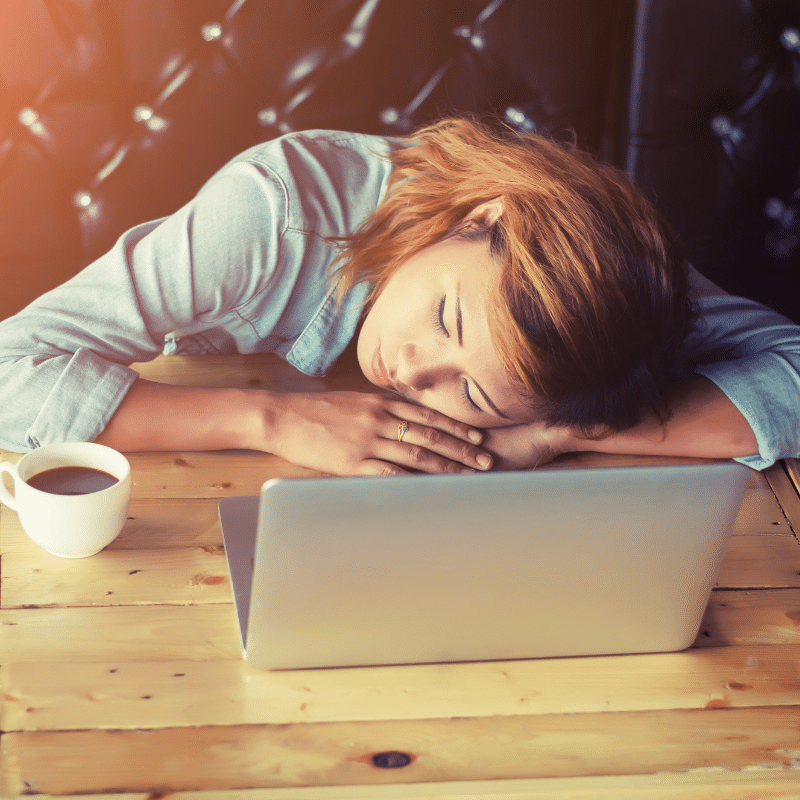 7 Modern Lifestyle Habits Doing the Most Damage to Your Brain